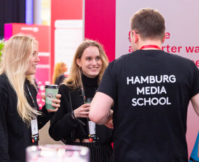 Gespräche am HMS-Stand